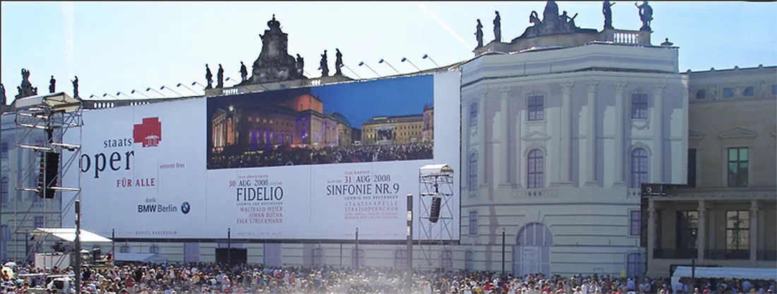 festival_staatsoper_megabanner_grafikdesignberlin(c)dagmarpuzberg