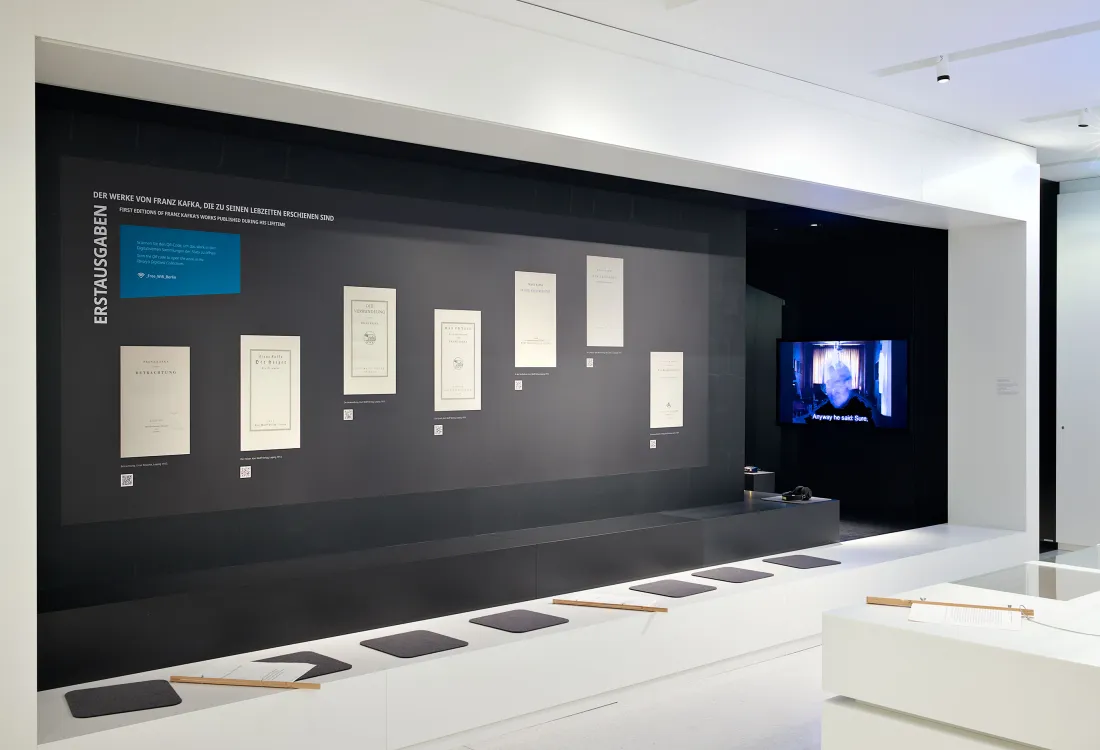 ausstellungsgrafik14_innen_stabi_fotoalbum_der_familie_kafka(c)dagmarpuzberg